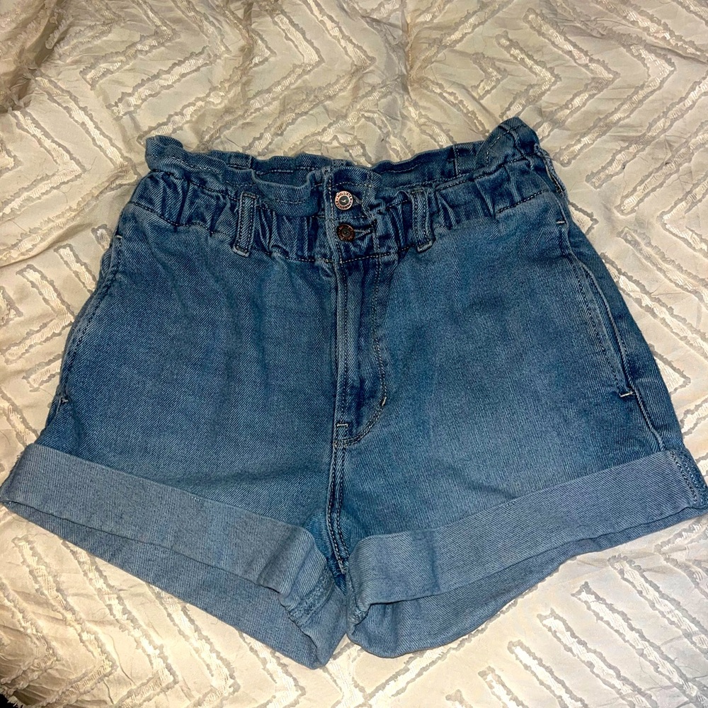 Hollister mom shorts